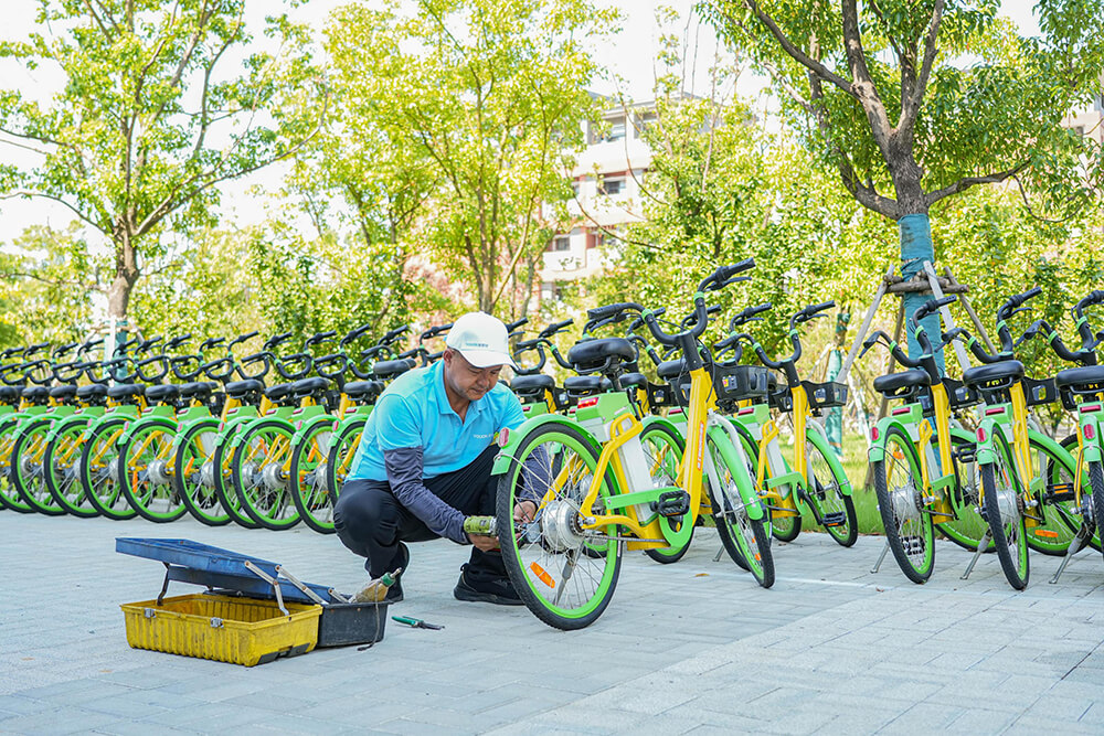開學護行，守師生安全