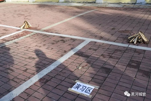 C:\Users\Administrator\Desktop\3..jpg C:\Users\Administrator\Desktop\3..jpg