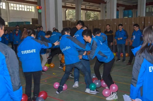 C:\Users\Administrator\Desktop\8..jpg C:\Users\Administrator\Desktop\8..jpg