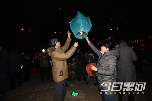 C:\Users\Administrator\Desktop\8..jpg C:\Users\Administrator\Desktop\8..jpg