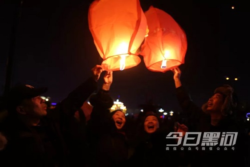 C:\Users\Administrator\Desktop\11..jpg C:\Users\Administrator\Desktop\11..jpg