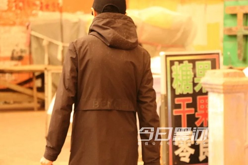 C:\Users\Administrator\Desktop\2.jpg C:\Users\Administrator\Desktop\2.jpg